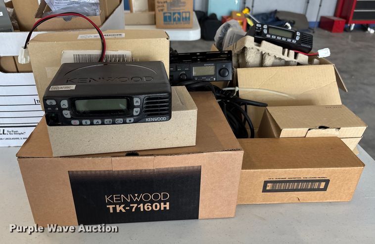 image for item EJ7641 Radios