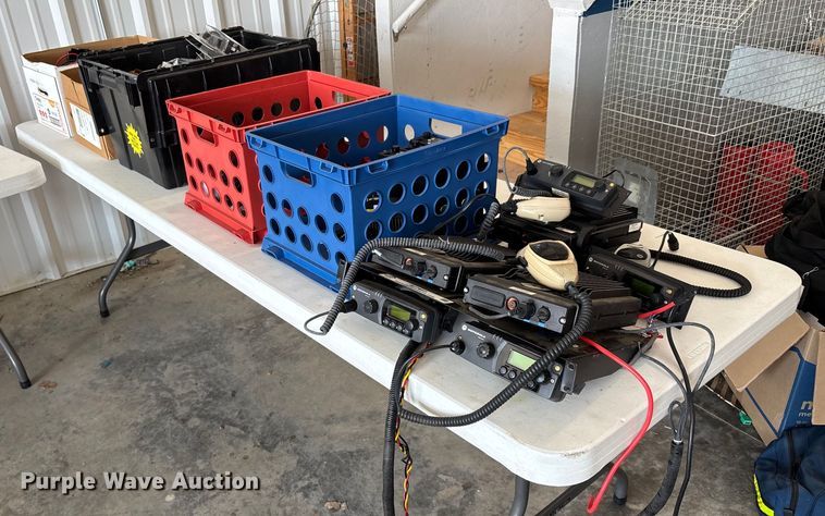 image for item EJ7643 Radios