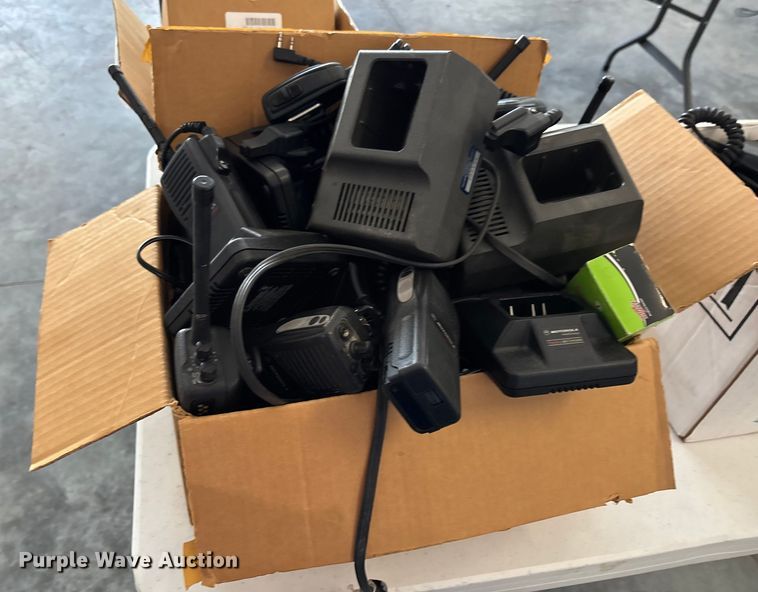 image for item EJ7643 Radios