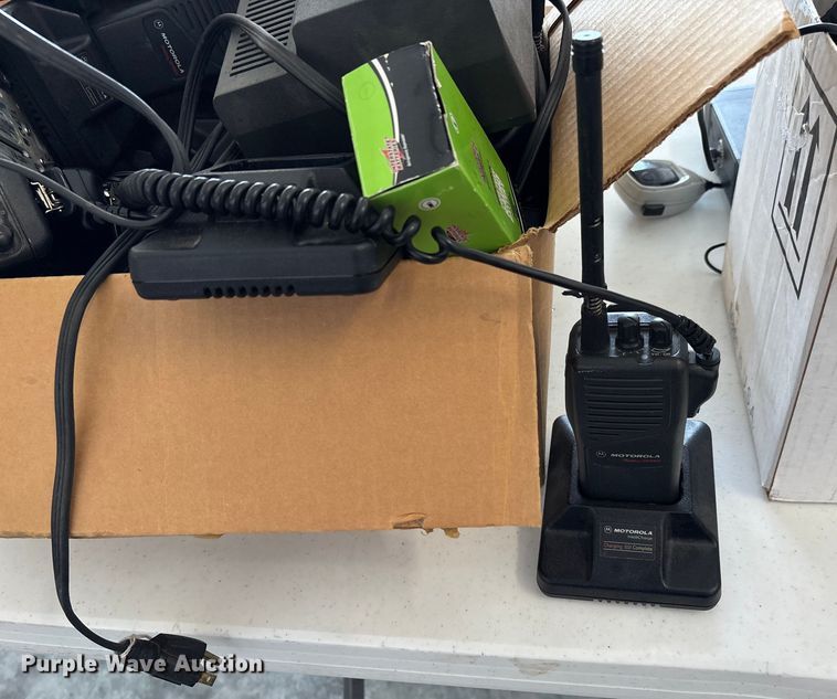 image for item EJ7643 Radios