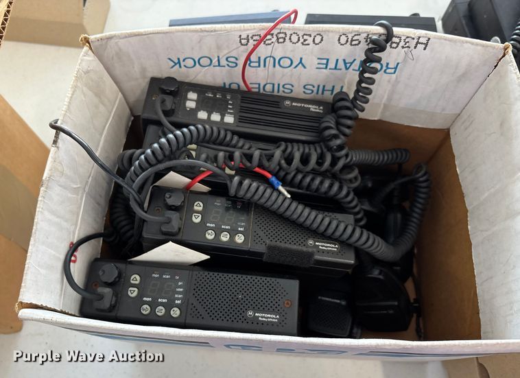 image for item EJ7643 Radios