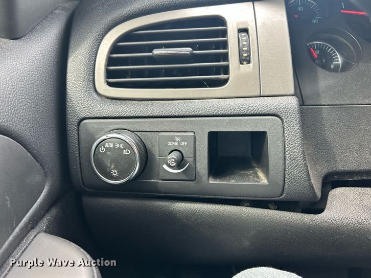 image for item EK8242 2013 Chevrolet Tahoe Police SUV