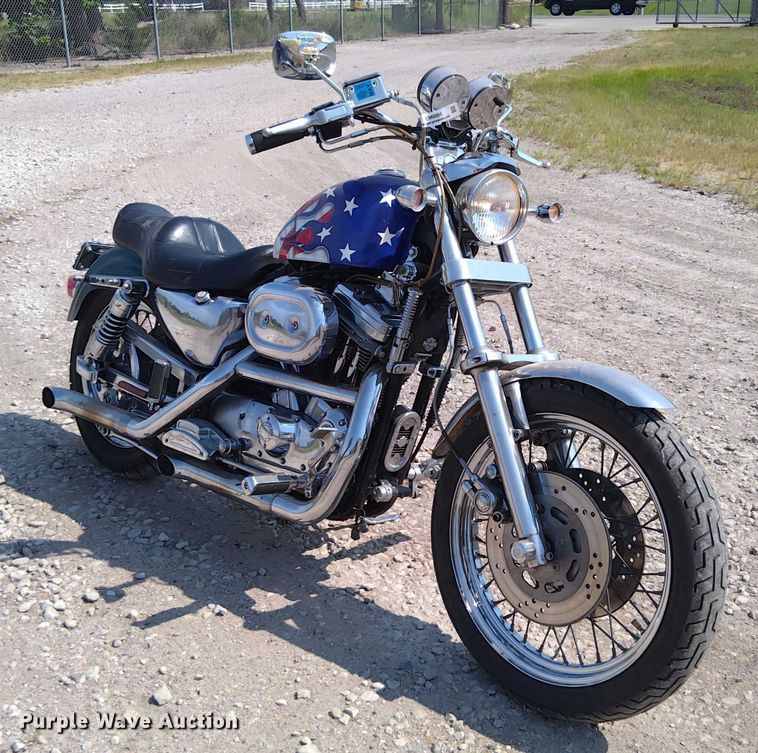 image for item EM8064 1995 Harley-Davidson Sportster XL883  motorcycle