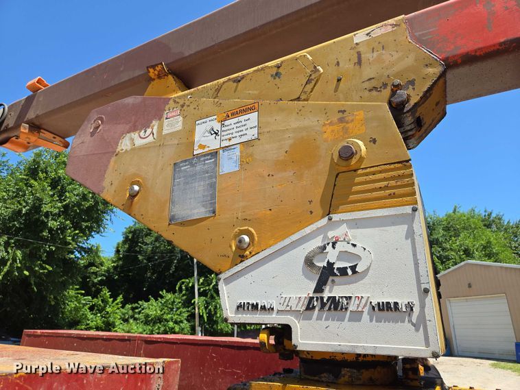 image for item EN8165 1982 Ford F700 bucket truck