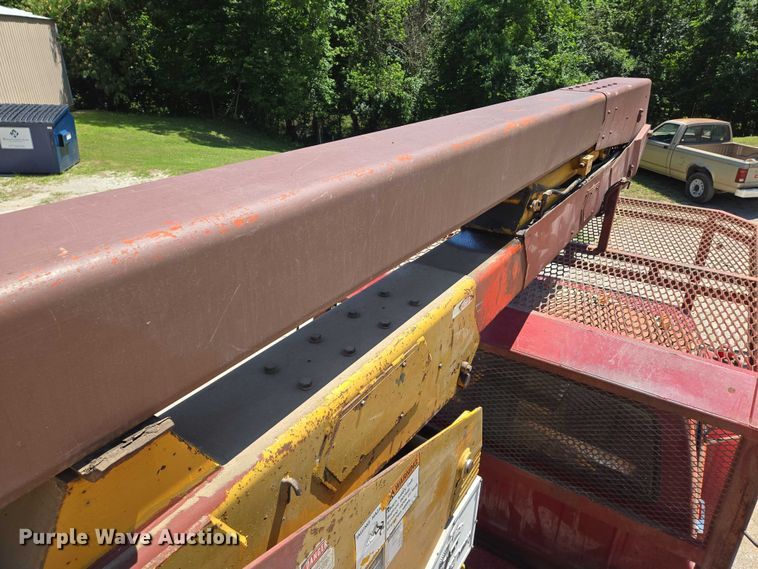 image for item EN8165 1982 Ford F700 bucket truck