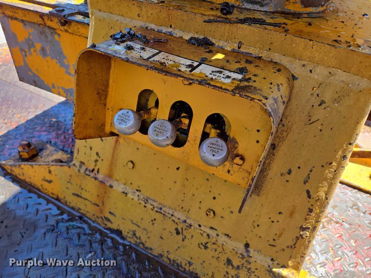 image for item EN8165 1982 Ford F700 bucket truck