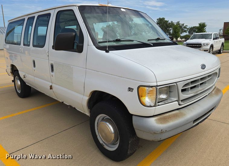 image for item EN8318 1998 Ford E250 van