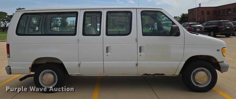 image for item EN8318 1998 Ford E250 van