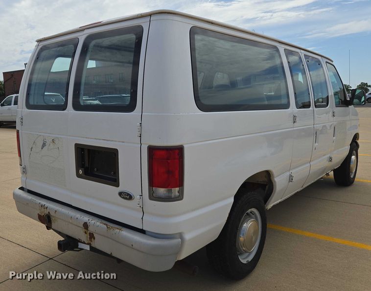 image for item EN8318 1998 Ford E250 van