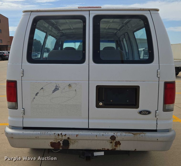 image for item EN8318 1998 Ford E250 van