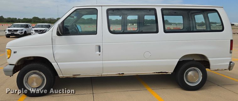image for item EN8318 1998 Ford E250 van
