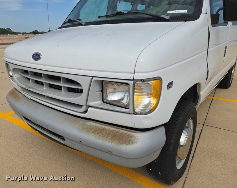 image for item EN8318 1998 Ford E250 van
