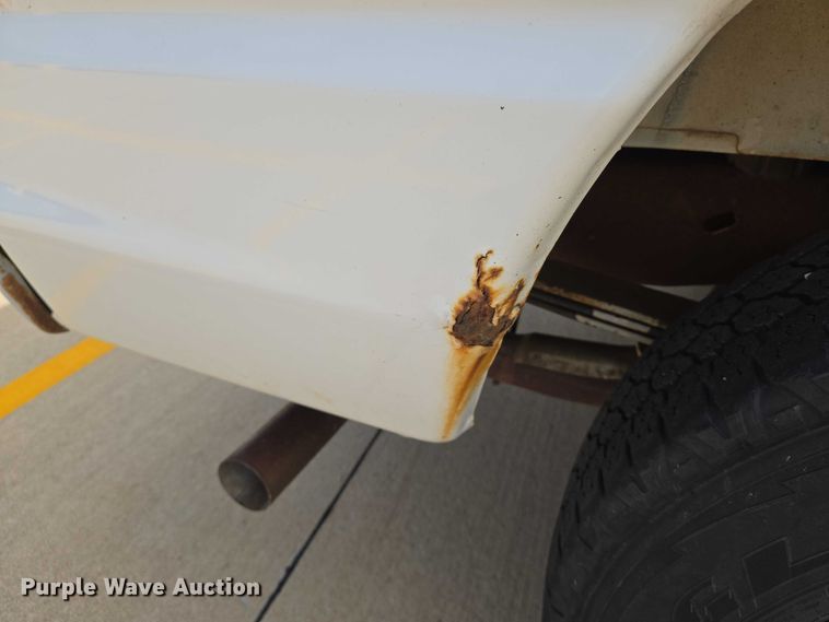 image for item EN8318 1998 Ford E250 van