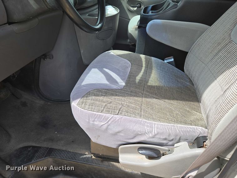 image for item EN8318 1998 Ford E250 van