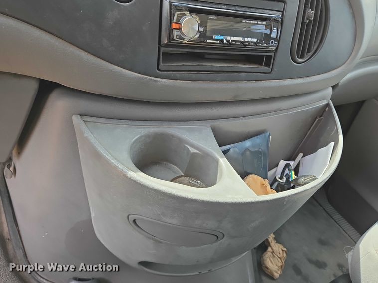 image for item EN8318 1998 Ford E250 van