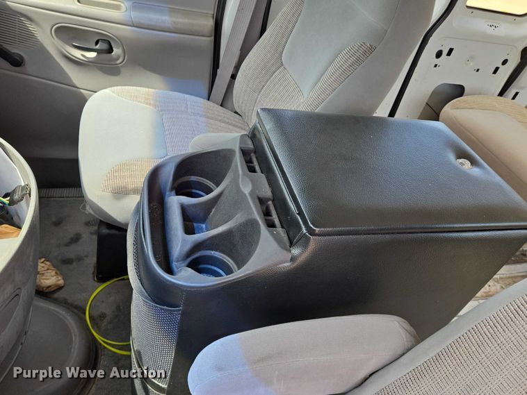 image for item EN8318 1998 Ford E250 van