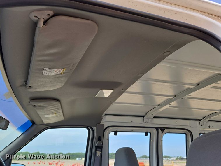 image for item EN8318 1998 Ford E250 van