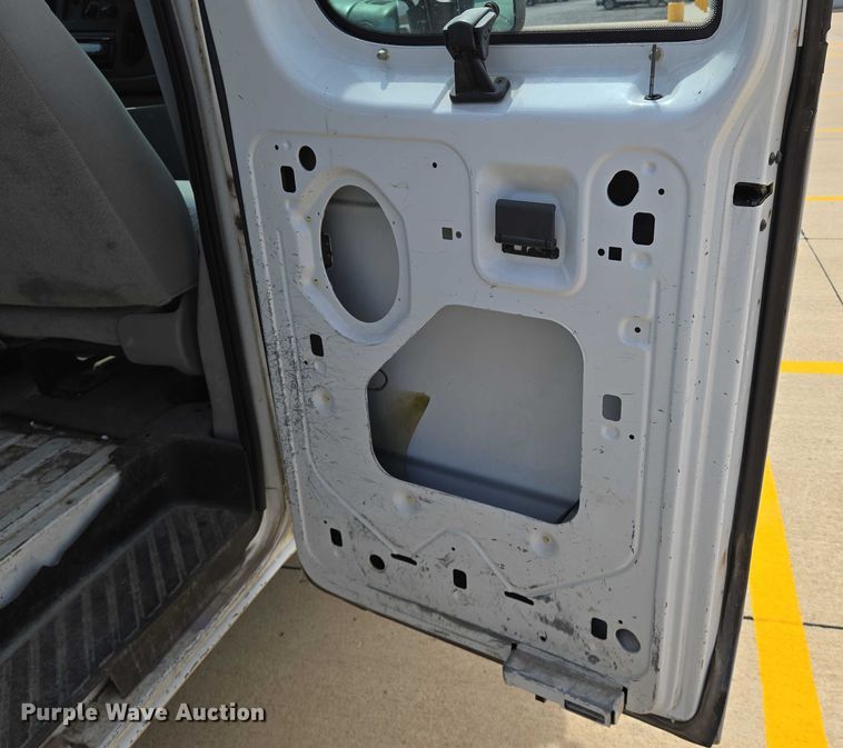 image for item EN8318 1998 Ford E250 van