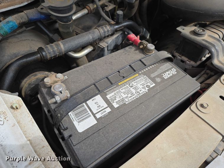 image for item EN8318 1998 Ford E250 van