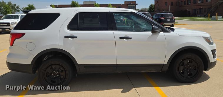image for item EN8319 2017 Ford Explorer Police Interceptor SUV