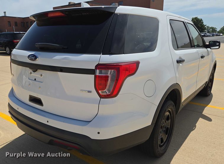 image for item EN8319 2017 Ford Explorer Police Interceptor SUV