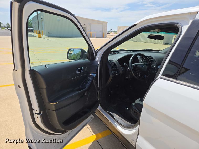 image for item EN8319 2017 Ford Explorer Police Interceptor SUV