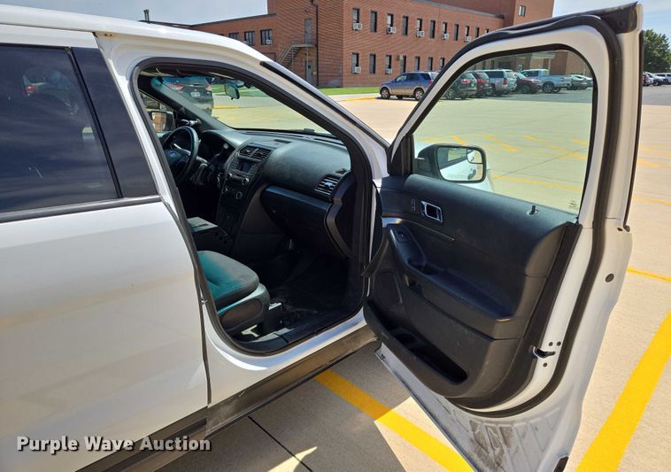 image for item EN8319 2017 Ford Explorer Police Interceptor SUV