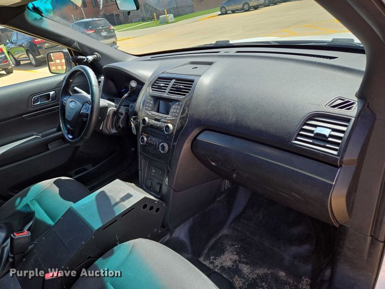 image for item EN8319 2017 Ford Explorer Police Interceptor SUV