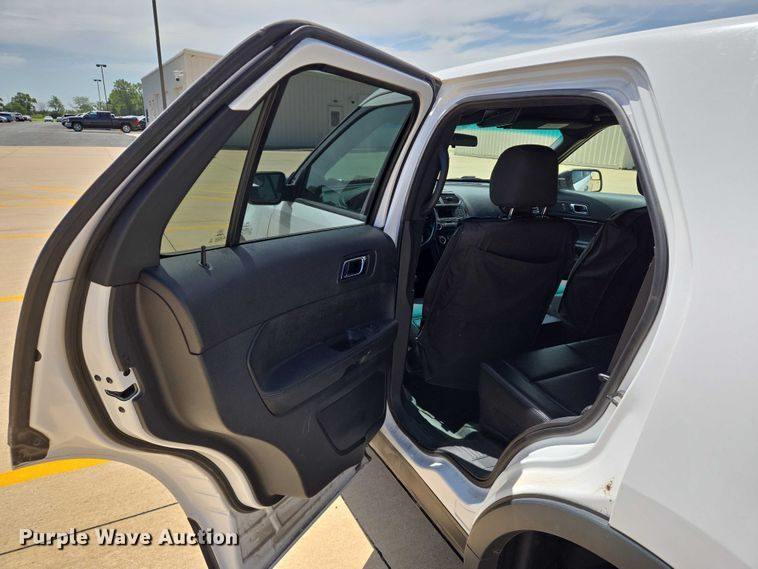 image for item EN8319 2017 Ford Explorer Police Interceptor SUV