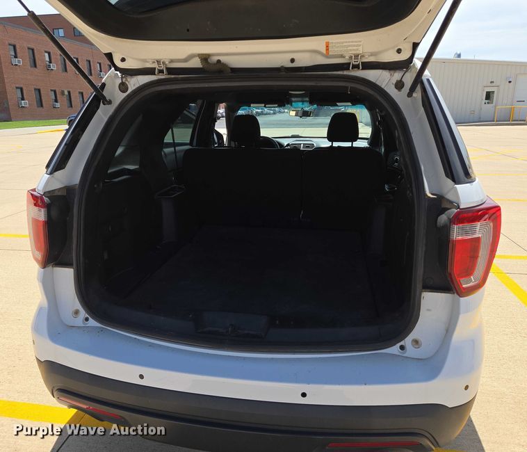 image for item EN8319 2017 Ford Explorer Police Interceptor SUV