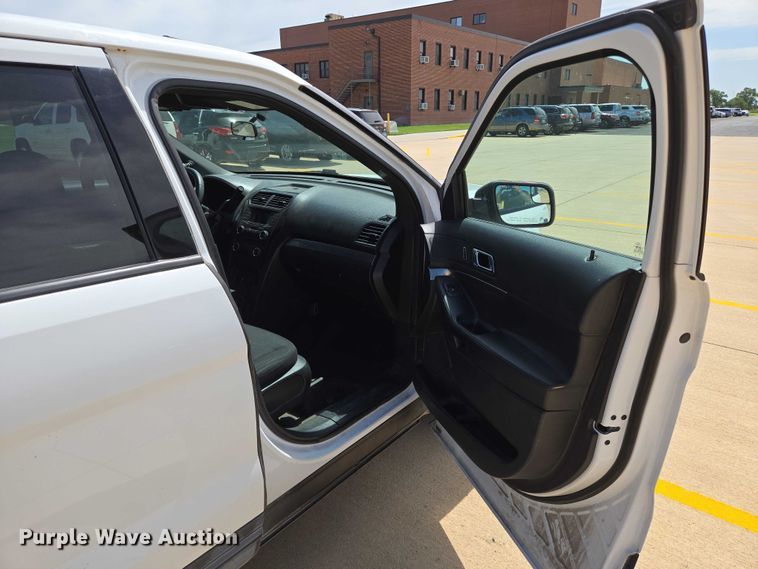 image for item EN8320 2017 Ford Explorer Police Interceptor SUV