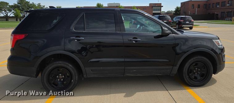 image for item EN8321 2017 Ford Explorer Police Interceptor SUV
