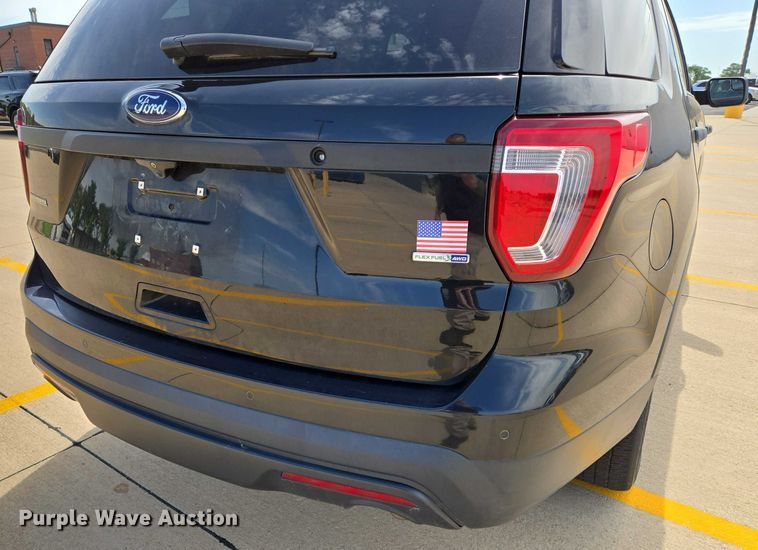 image for item EN8321 2017 Ford Explorer Police Interceptor SUV