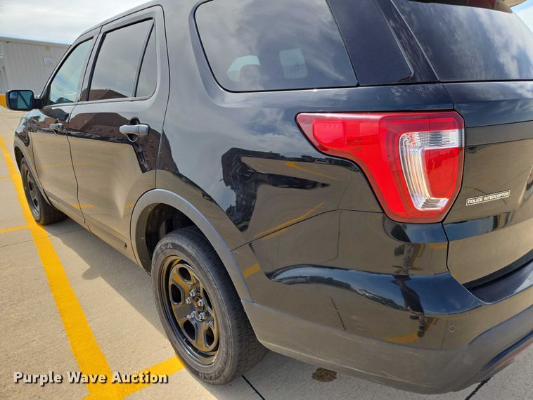 image for item EN8321 2017 Ford Explorer Police Interceptor SUV