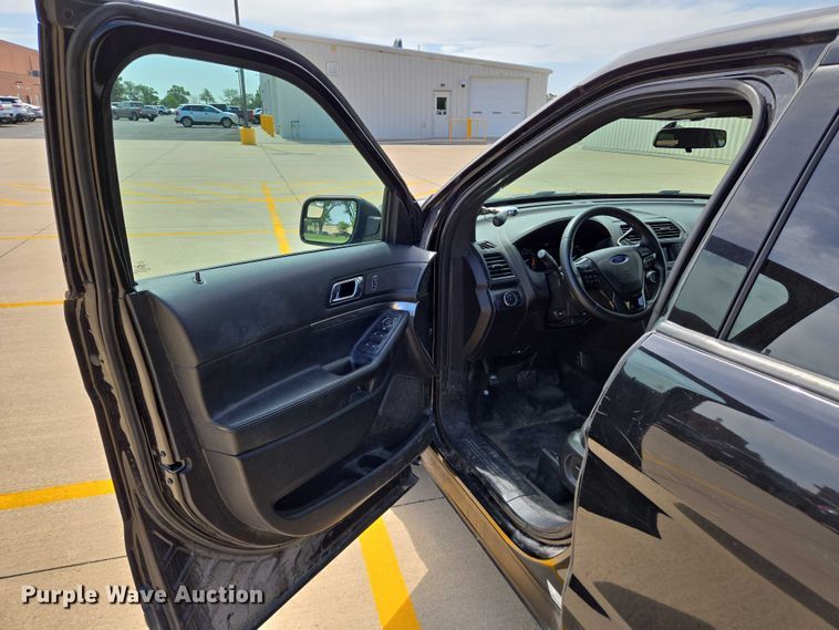 image for item EN8321 2017 Ford Explorer Police Interceptor SUV