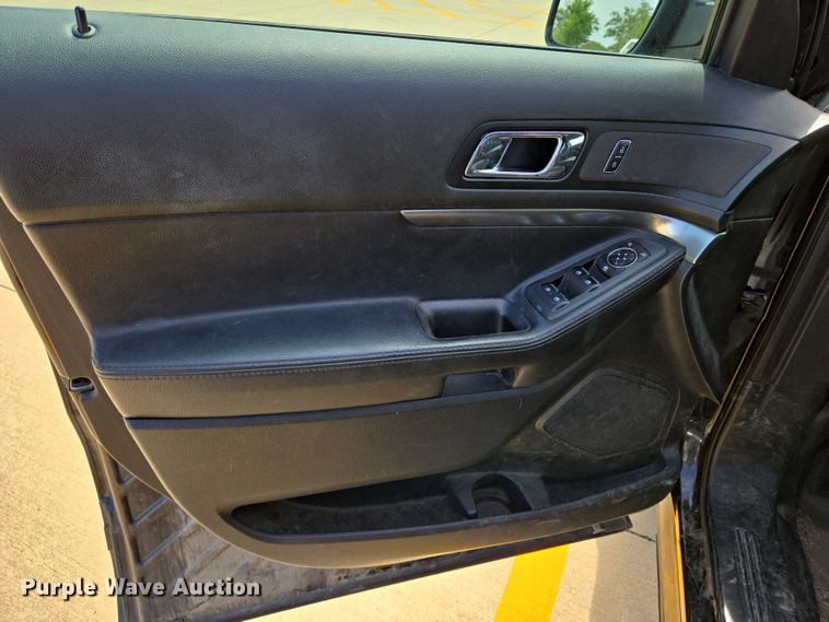 image for item EN8321 2017 Ford Explorer Police Interceptor SUV