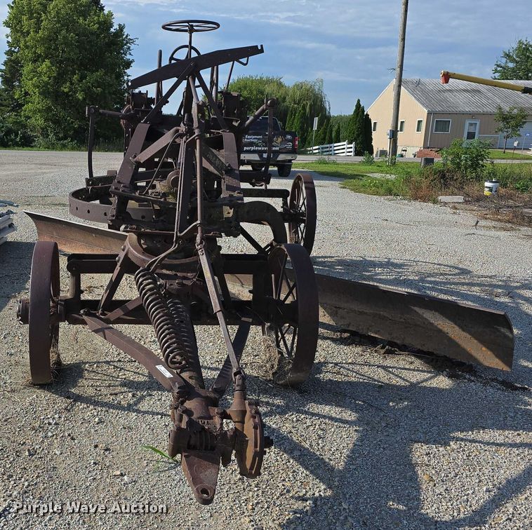 image for item EO1557 Adams Leaning Wheel Grader No 8 pull type grader