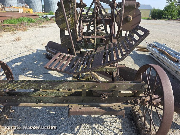 image for item EO1557 Adams Leaning Wheel Grader No 8 pull type grader