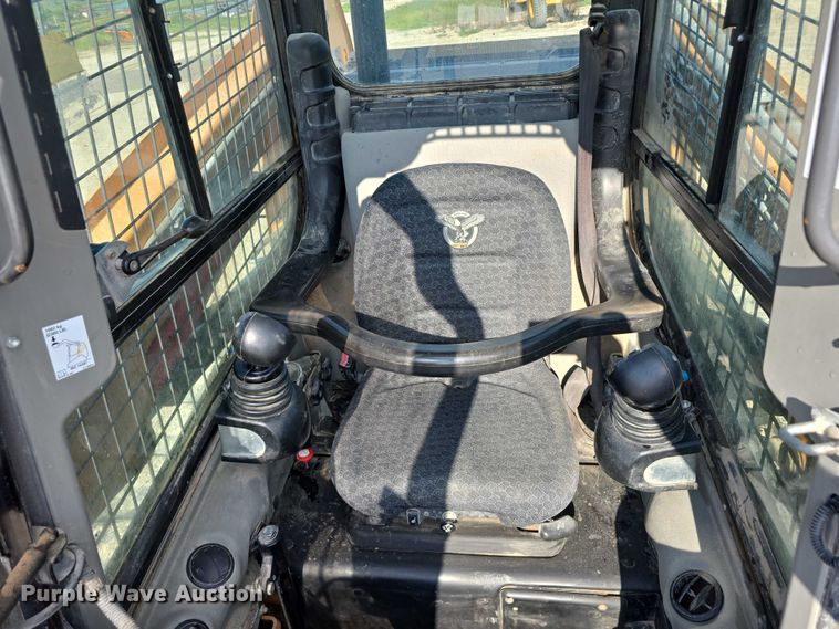 image for item EO1559 2019 Case TR340 tracked skid steer loader