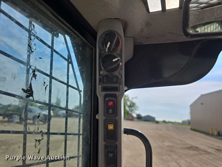 image for item EO1559 2019 Case TR340 tracked skid steer loader