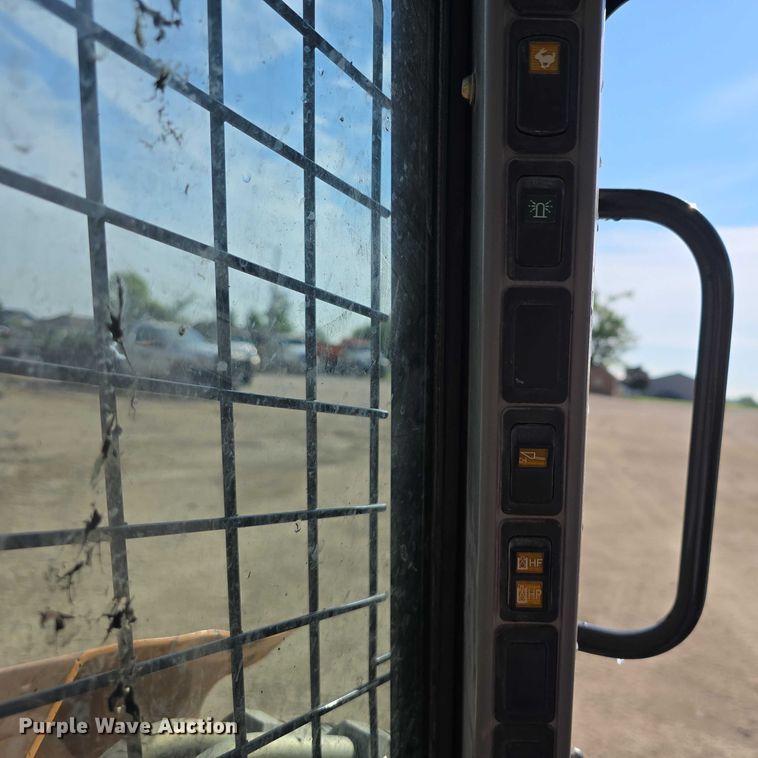 image for item EO1559 2019 Case TR340 tracked skid steer loader