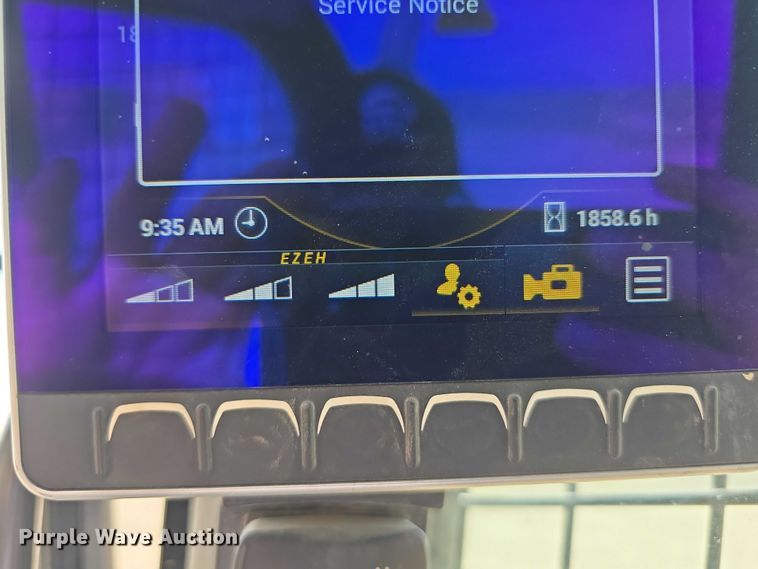 image for item EO1560 2020 Case TR310B tracked skid steer loader