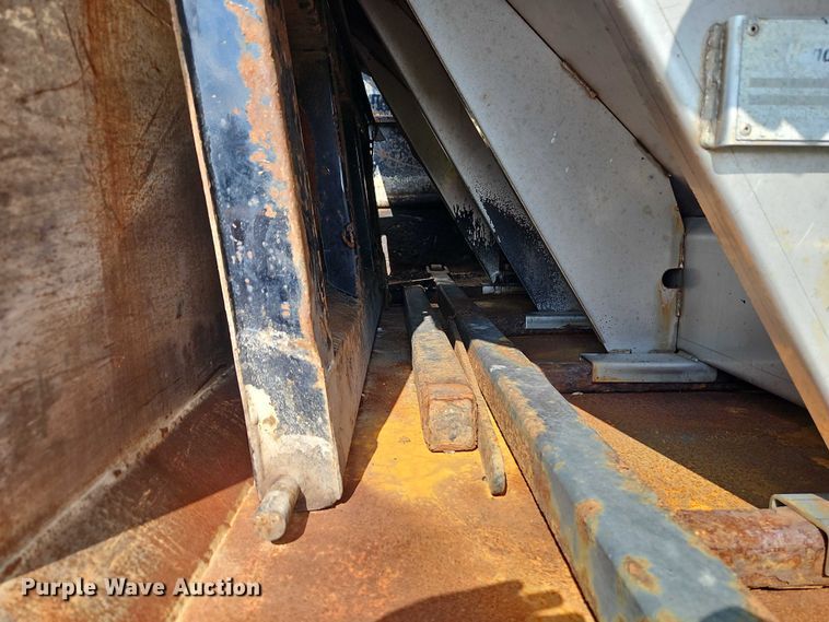 image for item EO4634 2013 International WorkStar 7400 dump truck