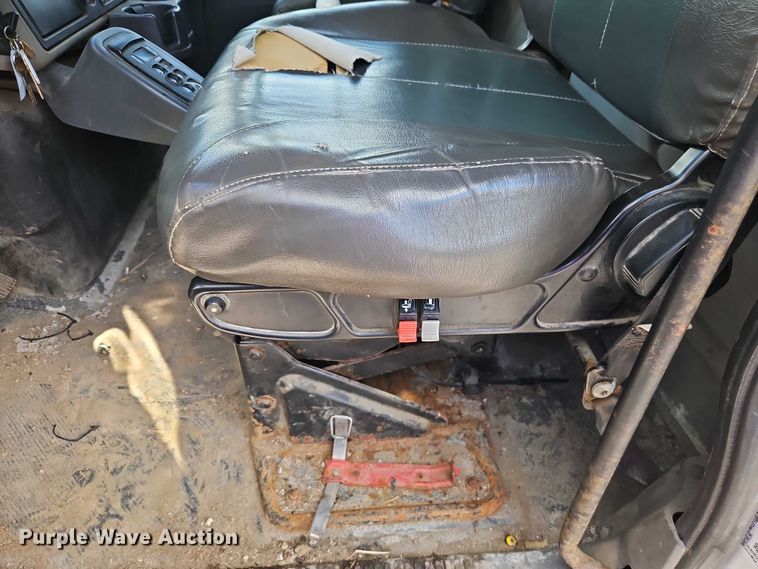 image for item EO4634 2013 International WorkStar 7400 dump truck