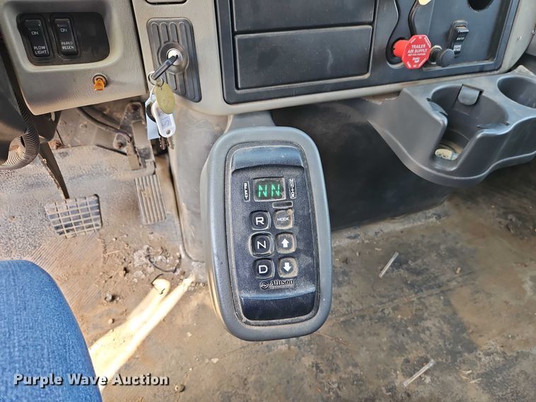 image for item EO4634 2013 International WorkStar 7400 dump truck