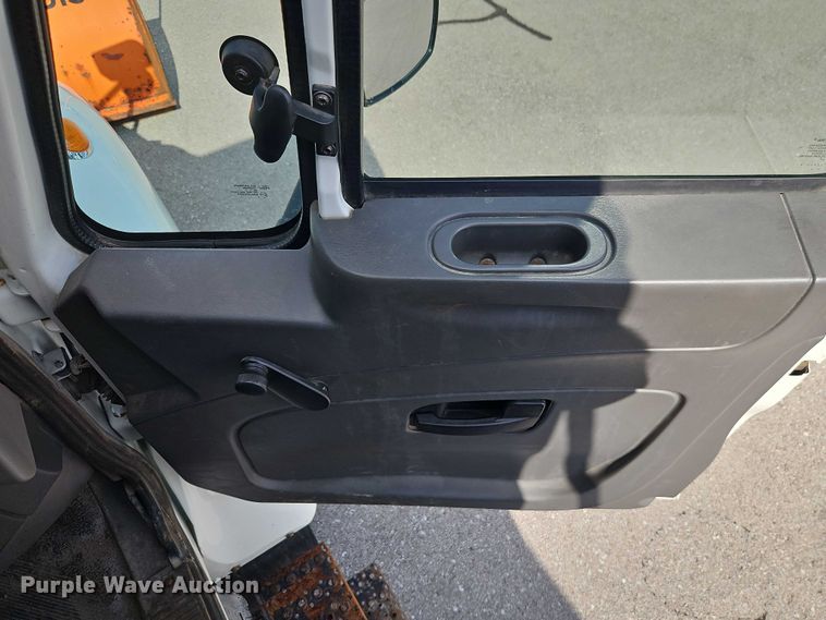 image for item EO4634 2013 International WorkStar 7400 dump truck