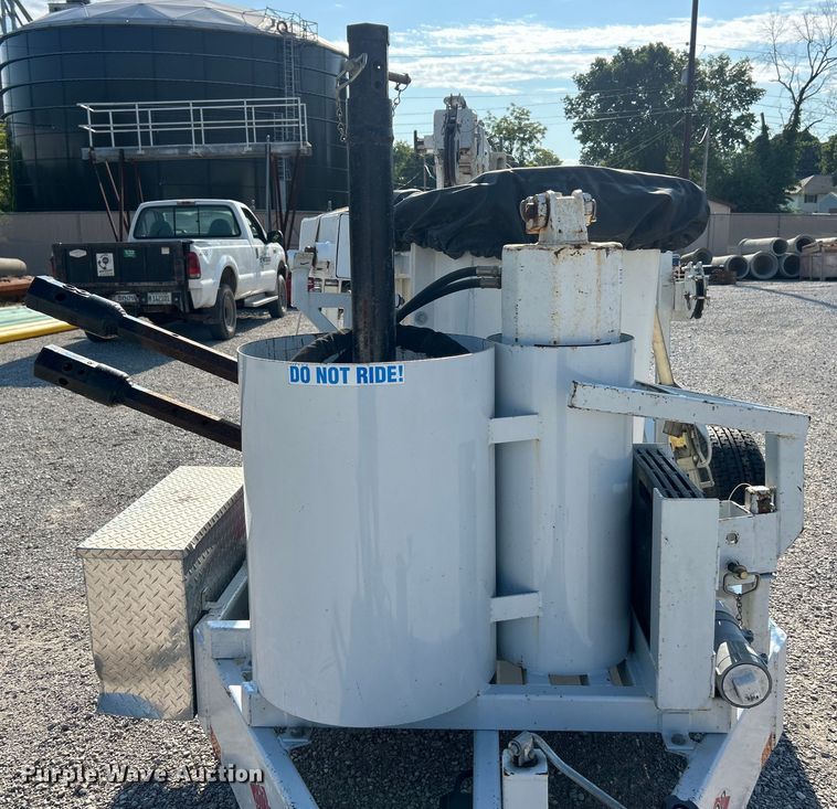 image for item ET3011 2002 S.D.P Manufacturing EZ Hauler 2500 mini digger derrick