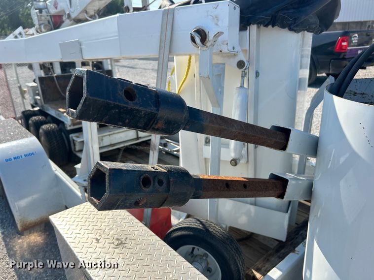 image for item ET3011 2002 S.D.P Manufacturing EZ Hauler 2500 mini digger derrick