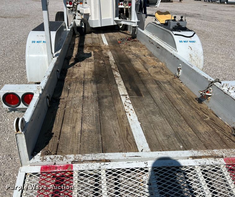 image for item ET3011 2002 S.D.P Manufacturing EZ Hauler 2500 mini digger derrick