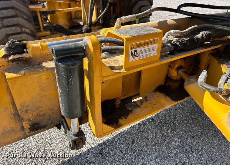 image for item ET3012 2016 Mauldin M413XT maintainer